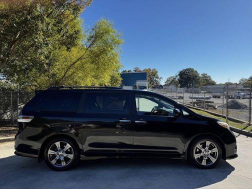 2017 Toyota Sienna SE
