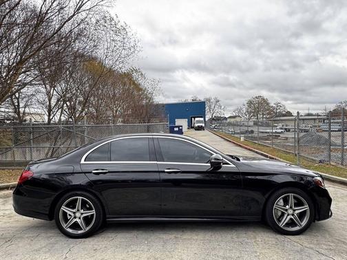2017 Mercedes-Benz E-Class E 300 4dr Sedan