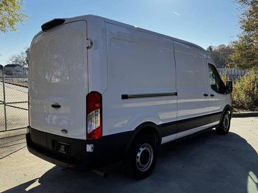 2022 Ford Transit-250 Base