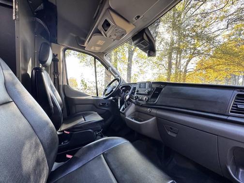 2022 Ford Transit-250 Base