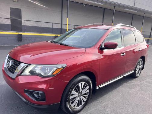 2017 Nissan Pathfinder SL