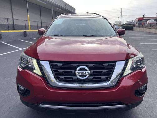 2017 Nissan Pathfinder SL