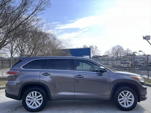2015 Toyota Highlander LE