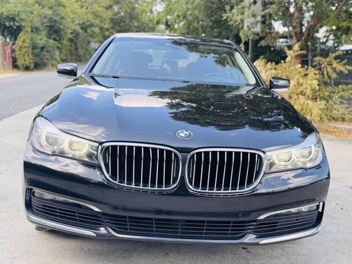 2018 BMW 740 740i 4dr Sedan