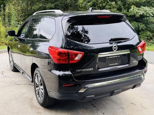 2019 Nissan Pathfinder S