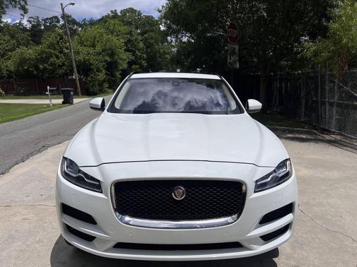 2018 Jaguar F-PACE 25t Prestige