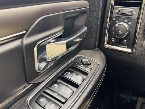 2018 RAM 3500 Laramie Crew Cab 4x4 8' Box