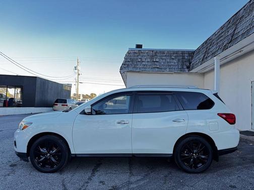 2019 Nissan Pathfinder SV