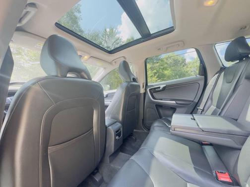 2016 Volvo XC60 T6 Drive-E