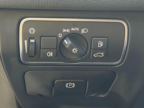 2016 Volvo XC60 T6 Drive-E