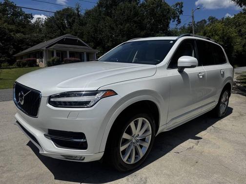 2016 Volvo XC90 T6 Momentum