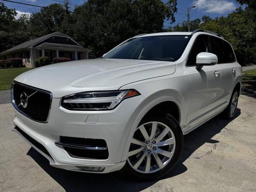 2016 Volvo XC90 T6 Momentum