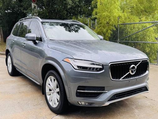 2018 Volvo XC90 T5 Momentum