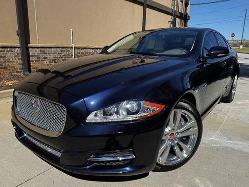 2015 Jaguar XJ Base