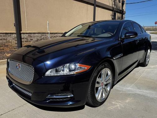 2015 Jaguar XJ Base