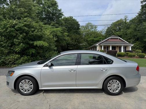 2014 Volkswagen Passat 1.8T Auto S