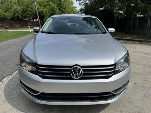 2014 Volkswagen Passat 1.8T Auto S