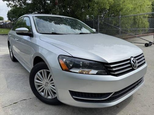 2014 Volkswagen Passat 1.8T Auto S