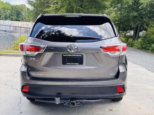2016 Toyota Highlander LE