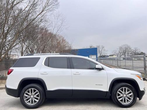 2018 GMC Acadia SLE-2