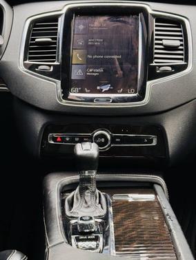 2018 Volvo XC90 T6 Momentum