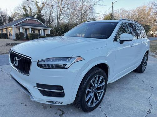 2018 Volvo XC90 T5 Momentum