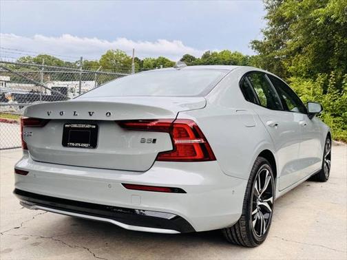 2024 Volvo S60 B5 Plus Dark Theme