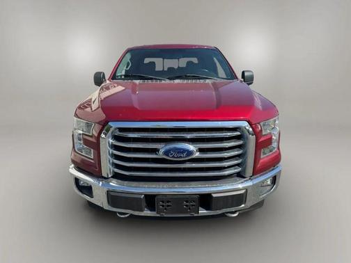 Ruby Red Metallic Tinted Clearcoat 2017 Ford F-150 XLT