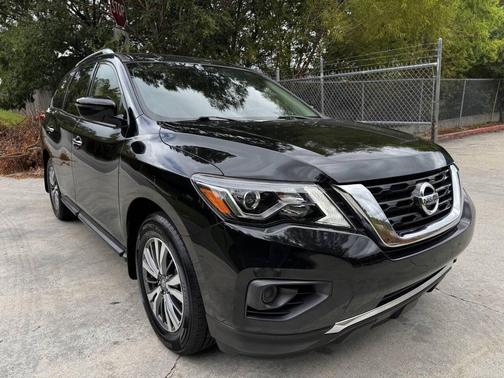 2019 Nissan Pathfinder S