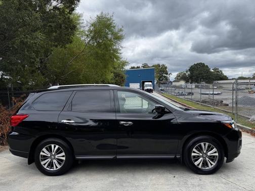 2019 Nissan Pathfinder S