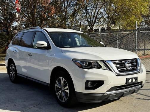 2017 Nissan Pathfinder SL