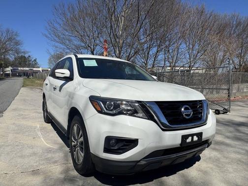 2017 Nissan Pathfinder SL
