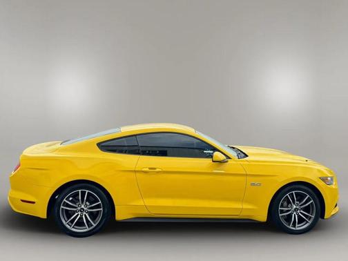 Triple Yellow Tri-Coat 2017 Ford Mustang GT