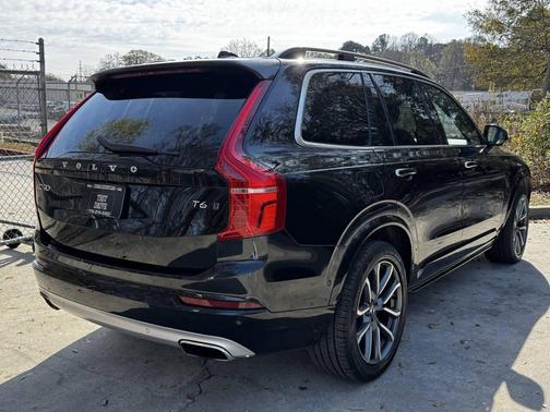 2017 Volvo XC90 T6 Momentum
