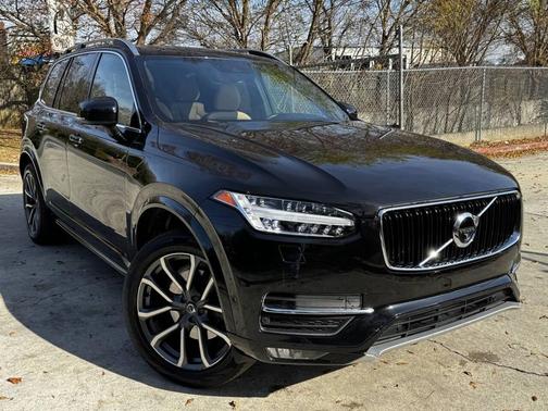 2017 Volvo XC90 T6 Momentum
