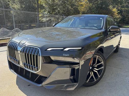 2023 BMW 740 i