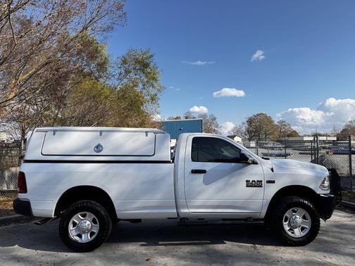 2017 RAM 2500 Tradesman Regular Cab 4x4 8' Box