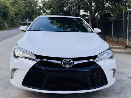 2016 Toyota Camry SE w/Special Edition Pkg