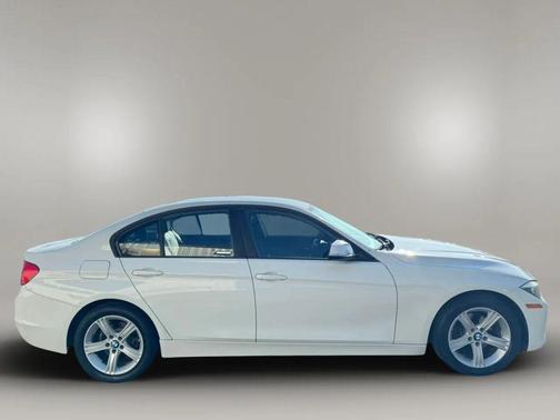 White 2015 BMW 320 i