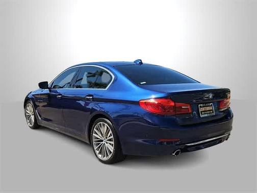 2018 BMW 530 530i