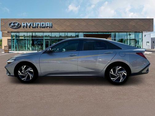 2025 Hyundai ELANTRA HEV SEL Sport
