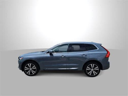 2022 Volvo XC60 B5 Inscription