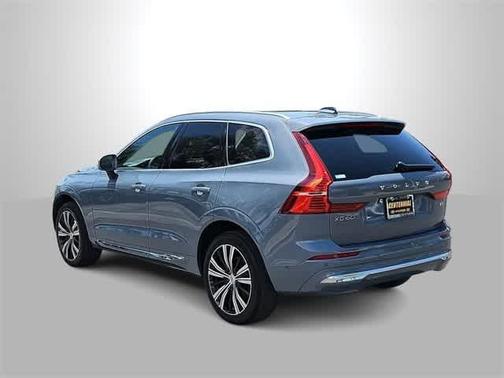 2022 Volvo XC60 B5 Inscription