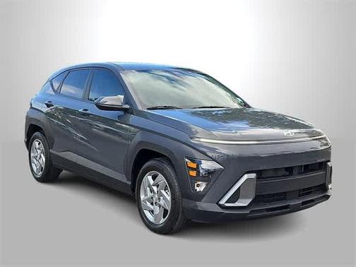 2025 Hyundai KONA SE