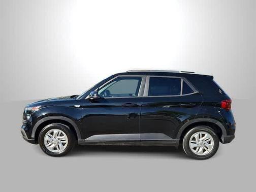 Black Noir Pearl 2020 Hyundai VENUE SEL