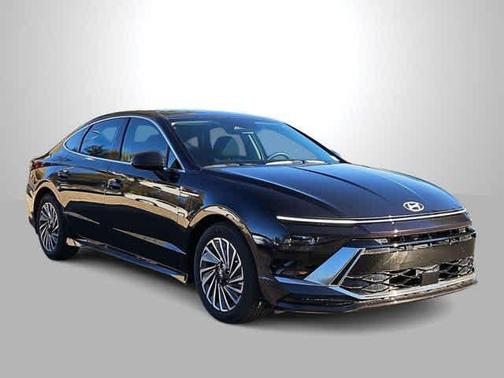 2025 Hyundai SONATA Hybrid SE