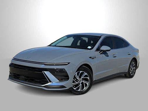 2026 Hyundai SONATA Hybrid Base