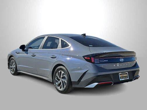 2026 Hyundai SONATA Hybrid Base