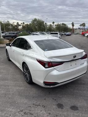 2023 Lexus ES 300h Luxury