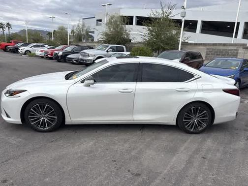 2023 Lexus ES 300h Luxury